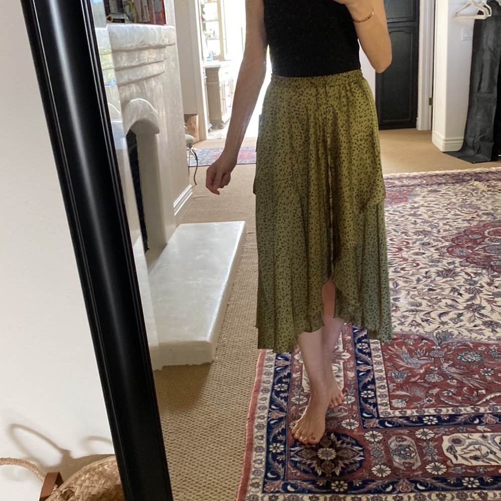 Beautiful printed brand new Zara skirt super light and airy perfect for summer